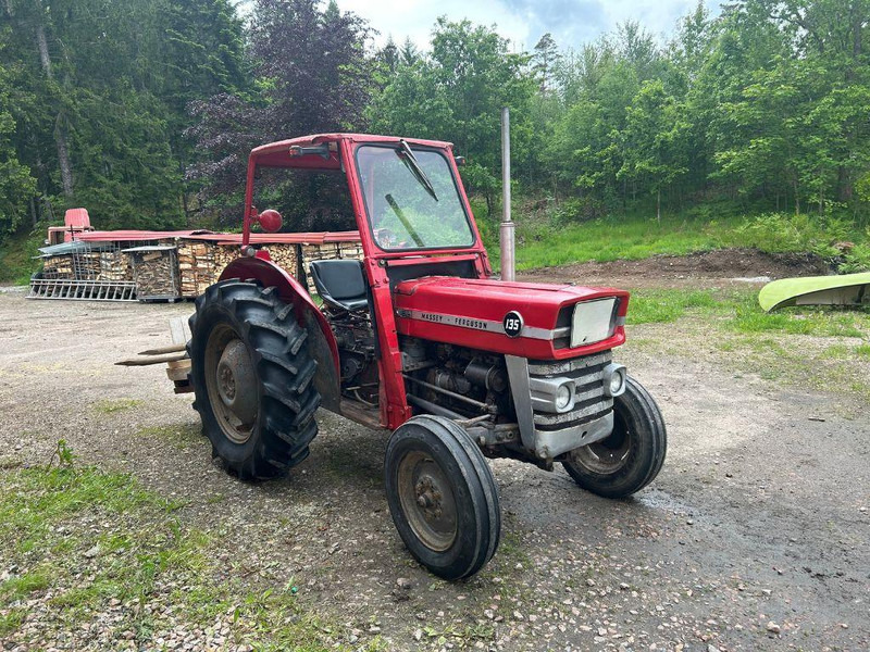 Massey Ferguson 135 - Traktor: slika Massey Ferguson 135 - Traktor Massey Ferguson 135 - Traktor: slika Massey Ferguson 135 - Traktor