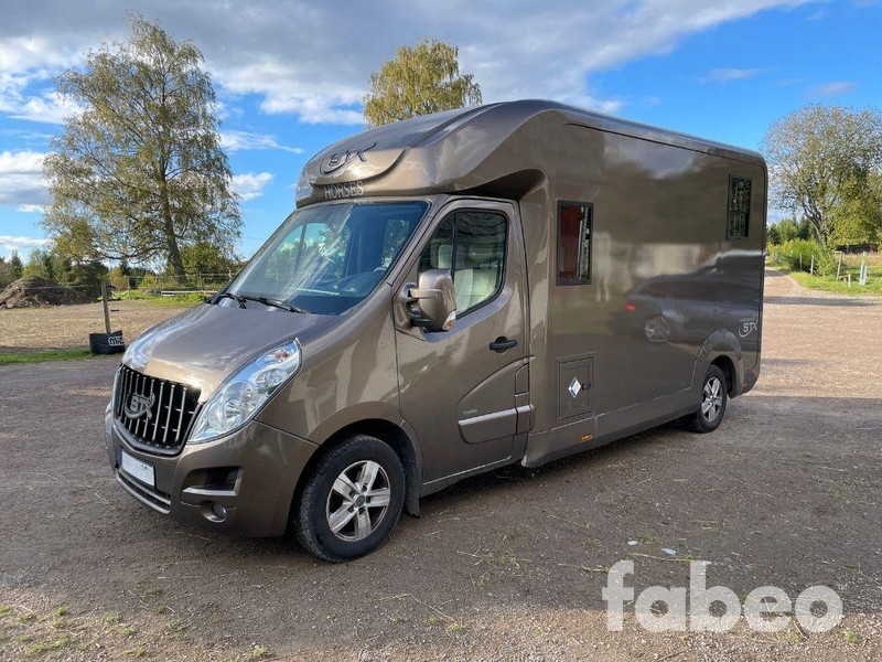 Opel STX Movano - Kamion za prijevoz konja: slika Opel STX Movano - Kamion za prijevoz konja Opel STX Movano - Kamion za prijevoz konja: slika Opel STX Movano - Kamion za prijevoz konja