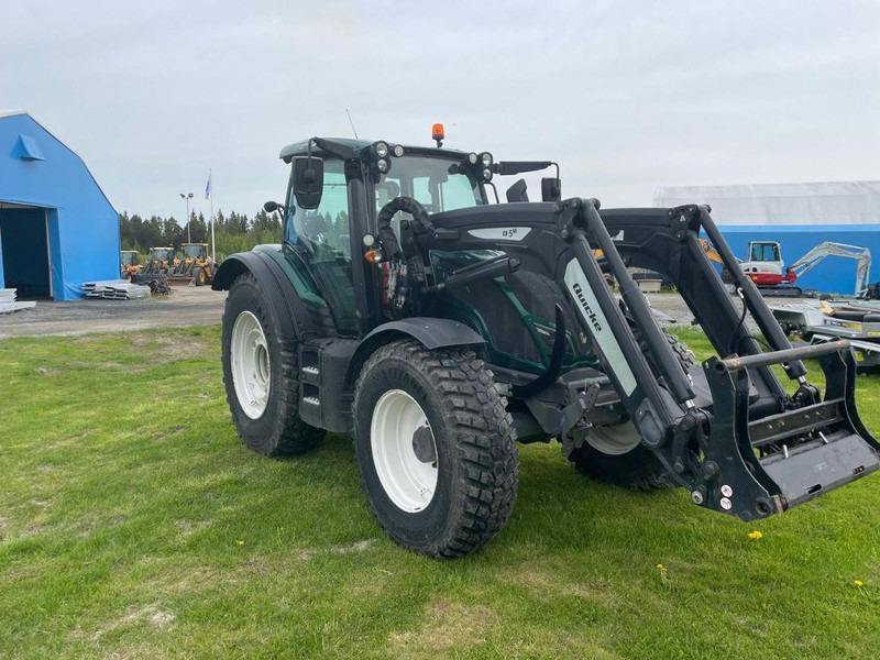 Valtra N154E Versu SmartTouch MR19 Valtra N154E Versu SmartTouch MR19 med frontlastare Quicke Q5M - Traktor: slika Valtra N154E Versu SmartTouch MR19 Valtra N154E Versu SmartTouch MR19 med frontlastare Quicke Q5M - Traktor Valtra N154E Versu SmartTouch MR19 Valtra N154E Versu SmartTouch MR19 med frontlastare Quicke Q5M - Traktor: slika Valtra N154E Versu SmartTouch MR19 Valtra N154E Versu SmartTouch MR19 med frontlastare Quicke Q5M - Traktor