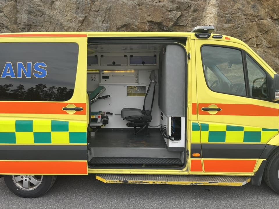 Vozilo hitne pomoći MERCEDES-BENZ Sprinter 319 - AMBULANCE: slika Vozilo hitne pomoći MERCEDES-BENZ Sprinter 319 - AMBULANCE