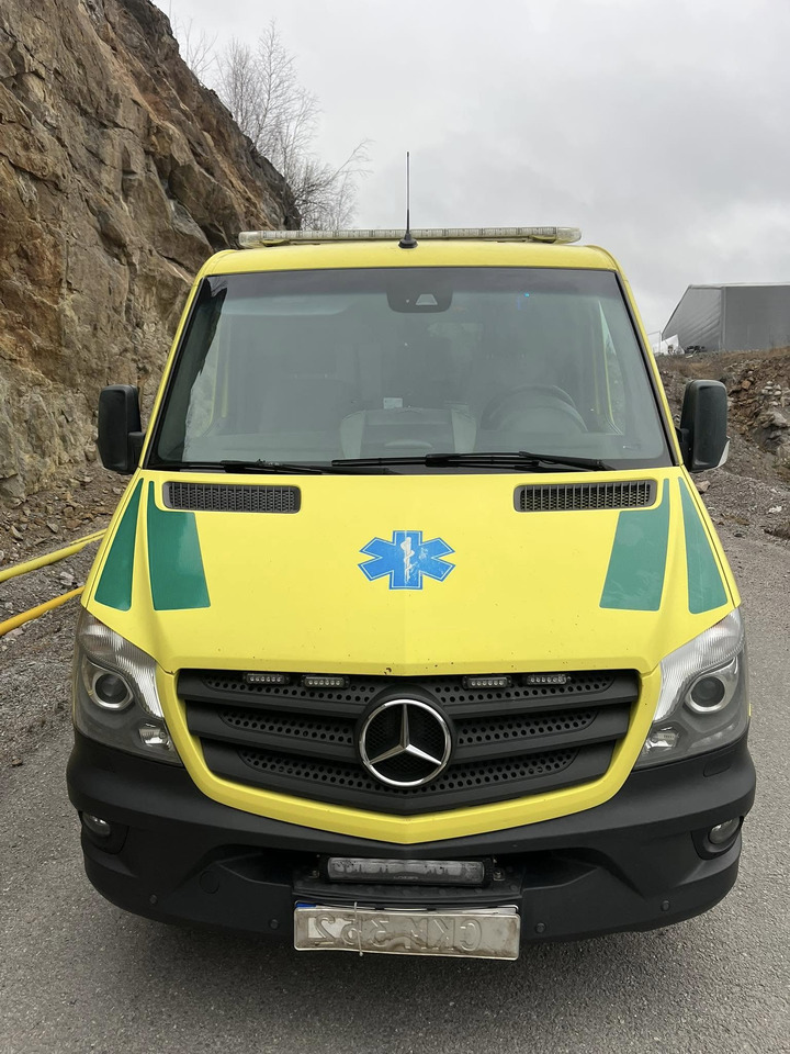 Mercedes-Benz Sprinter 316 - 2 stretcher ambulance - RESERVERAD!! - Vozilo hitne pomoći: slika Mercedes-Benz Sprinter 316 - 2 stretcher ambulance - RESERVERAD!! - Vozilo hitne pomoći Mercedes-Benz Sprinter 316 - 2 stretcher ambulance - RESERVERAD!! - Vozilo hitne pomoći: slika Mercedes-Benz Sprinter 316 - 2 stretcher ambulance - RESERVERAD!! - Vozilo hitne pomoći