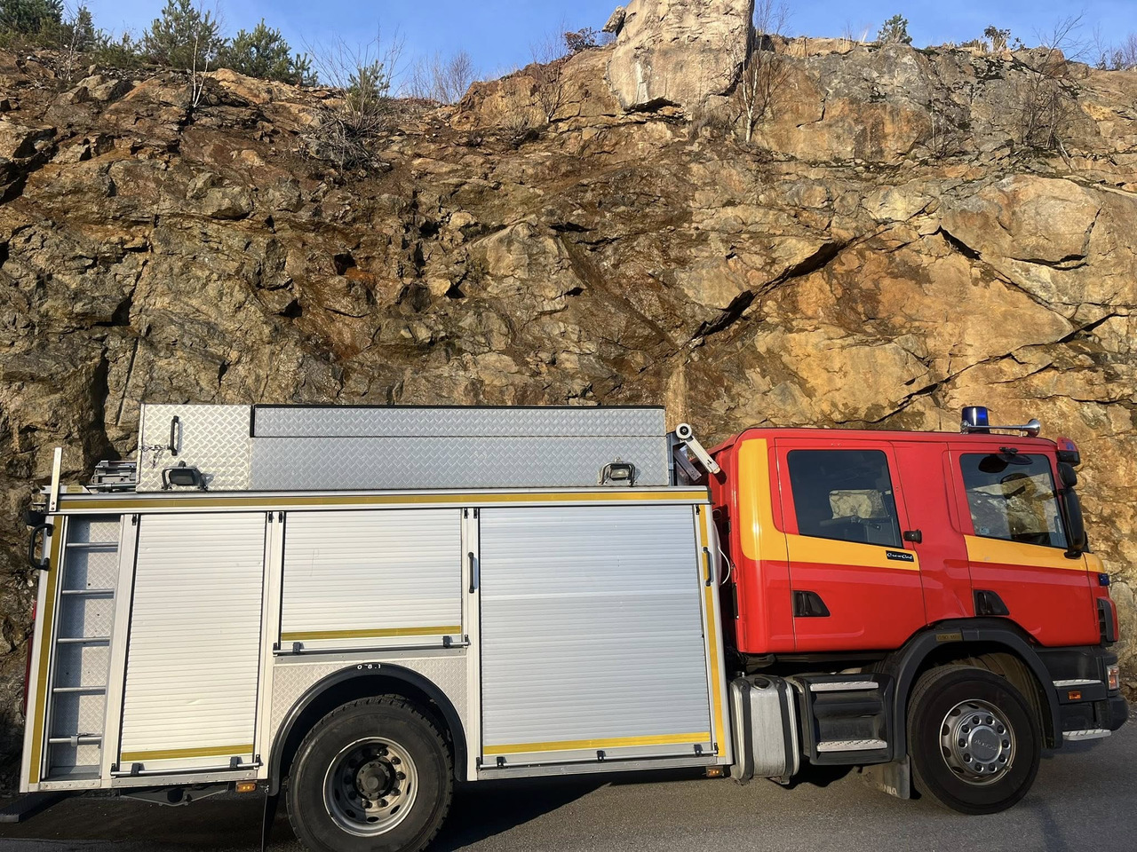 SCANIA P94GB 4x2 NZ310 - Fire engine - RESERVERAD !! - Vatrogasno vozilo: slika SCANIA P94GB 4x2 NZ310 - Fire engine - RESERVERAD !! - Vatrogasno vozilo SCANIA P94GB 4x2 NZ310 - Fire engine - RESERVERAD !! - Vatrogasno vozilo: slika SCANIA P94GB 4x2 NZ310 - Fire engine - RESERVERAD !! - Vatrogasno vozilo