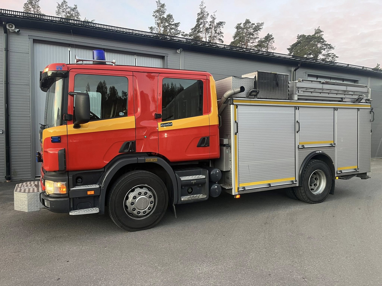 SCANIA P94GB 4x2 NZ310 - Fire engine - Vatrogasno vozilo: slika SCANIA P94GB 4x2 NZ310 - Fire engine - Vatrogasno vozilo SCANIA P94GB 4x2 NZ310 - Fire engine - Vatrogasno vozilo: slika SCANIA P94GB 4x2 NZ310 - Fire engine - Vatrogasno vozilo