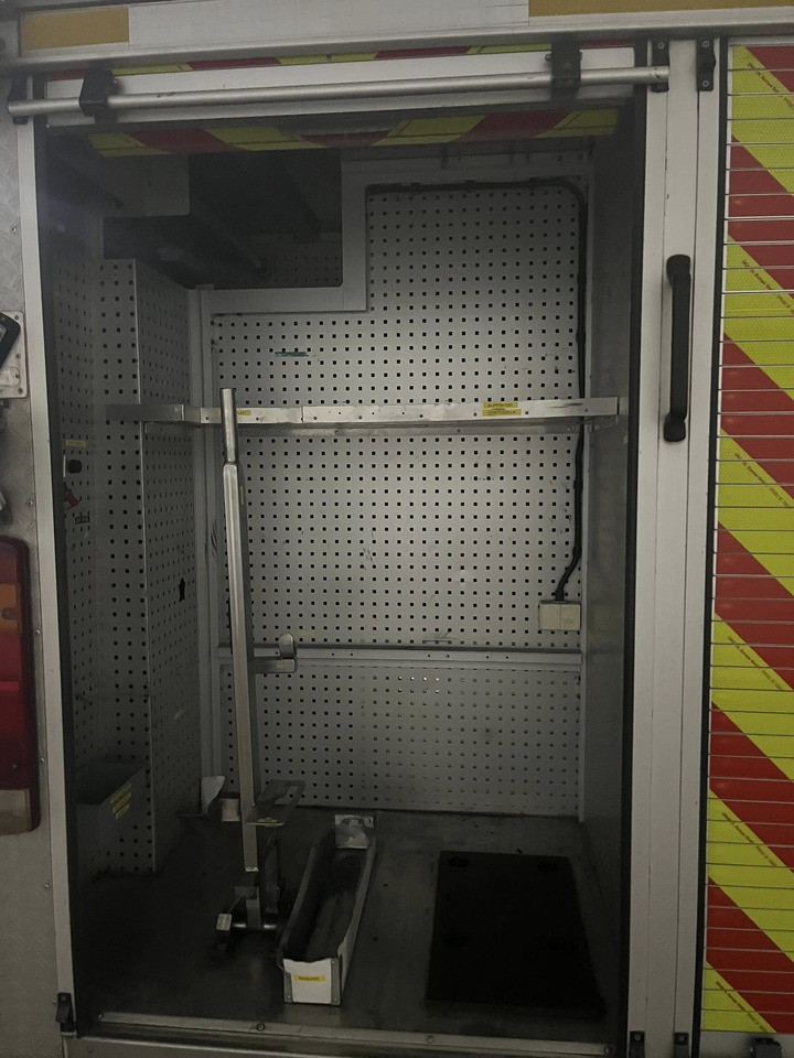 SCANIA P94GB 4x2 NZ310 - Fire engine - Vatrogasno vozilo: slika SCANIA P94GB 4x2 NZ310 - Fire engine - Vatrogasno vozilo SCANIA P94GB 4x2 NZ310 - Fire engine - Vatrogasno vozilo: slika SCANIA P94GB 4x2 NZ310 - Fire engine - Vatrogasno vozilo