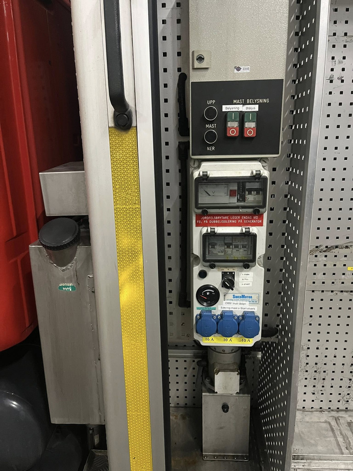 SCANIA P94GB 4x2 NZ310 - Fire engine - Vatrogasno vozilo: slika SCANIA P94GB 4x2 NZ310 - Fire engine - Vatrogasno vozilo SCANIA P94GB 4x2 NZ310 - Fire engine - Vatrogasno vozilo: slika SCANIA P94GB 4x2 NZ310 - Fire engine - Vatrogasno vozilo