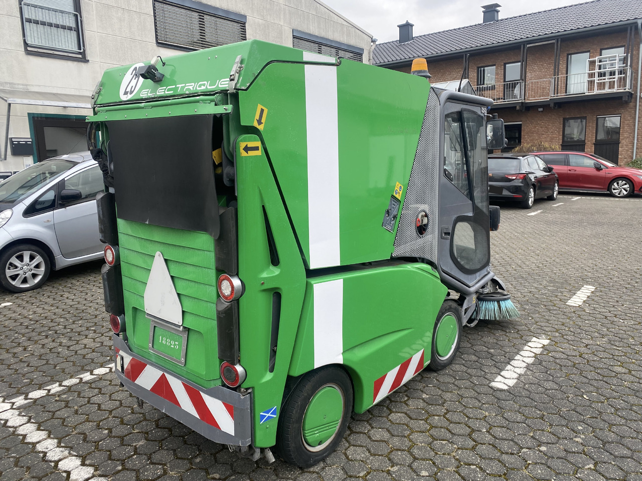 TENNANT Green Machines 500 ZE electric 500 ZE - Cestovna čistilica: slika TENNANT Green Machines 500 ZE electric 500 ZE - Cestovna čistilica TENNANT Green Machines 500 ZE electric 500 ZE - Cestovna čistilica: slika TENNANT Green Machines 500 ZE electric 500 ZE - Cestovna čistilica