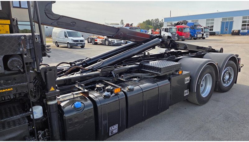 Zakup Volvo FM330 6X2*4 Volvo FM330 6X2*4: slika Zakup Volvo FM330 6X2*4 Volvo FM330 6X2*4