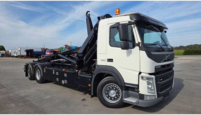 Zakup Volvo FM330 6X2*4 Volvo FM330 6X2*4: slika Zakup Volvo FM330 6X2*4 Volvo FM330 6X2*4