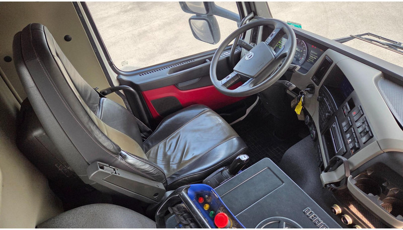 Zakup Volvo FM330 6X2*4 Volvo FM330 6X2*4: slika Zakup Volvo FM330 6X2*4 Volvo FM330 6X2*4