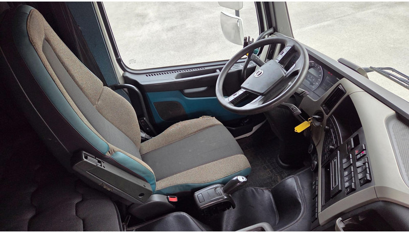 Kamion s kukastom dizalicom Volvo FM460 6X2*4: slika Kamion s kukastom dizalicom Volvo FM460 6X2*4 Kamion s kukastom dizalicom Volvo FM460 6X2*4: slika Kamion s kukastom dizalicom Volvo FM460 6X2*4