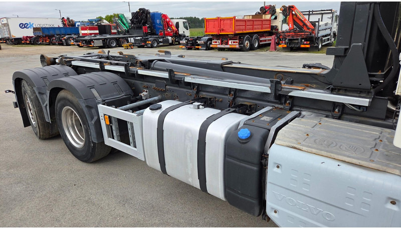 Kamion s kukastom dizalicom Volvo FM460 6X2*4: slika Kamion s kukastom dizalicom Volvo FM460 6X2*4 Kamion s kukastom dizalicom Volvo FM460 6X2*4: slika Kamion s kukastom dizalicom Volvo FM460 6X2*4