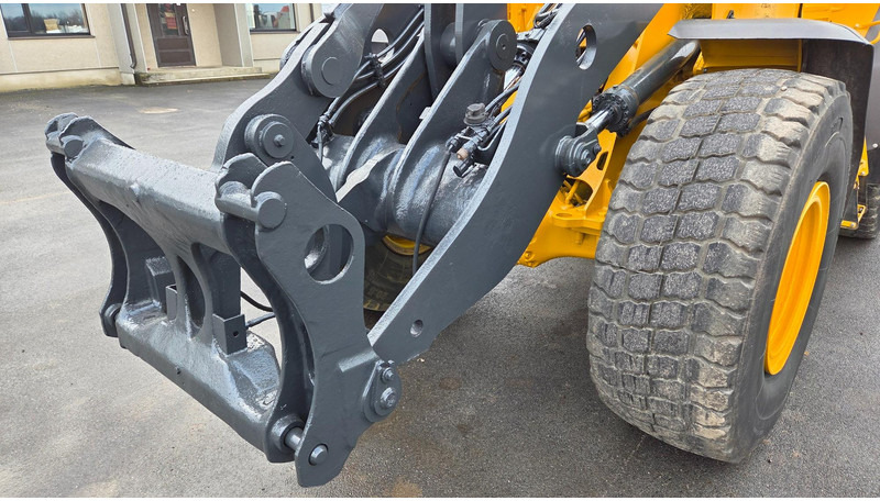 Volvo L60E 4X4 - Utovarivač na kotačima: slika Volvo L60E 4X4 - Utovarivač na kotačima Volvo L60E 4X4 - Utovarivač na kotačima: slika Volvo L60E 4X4 - Utovarivač na kotačima