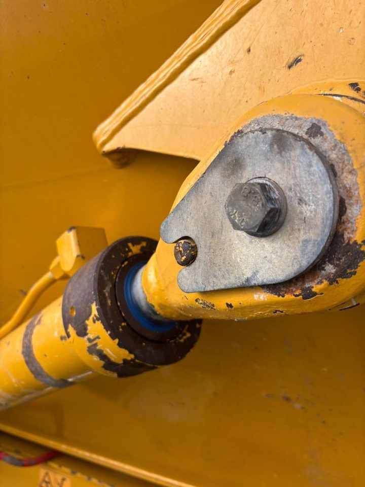 Zglobni istovarivač Bell B 20 E: slika Zglobni istovarivač Bell B 20 E Zglobni istovarivač Bell B 20 E: slika Zglobni istovarivač Bell B 20 E