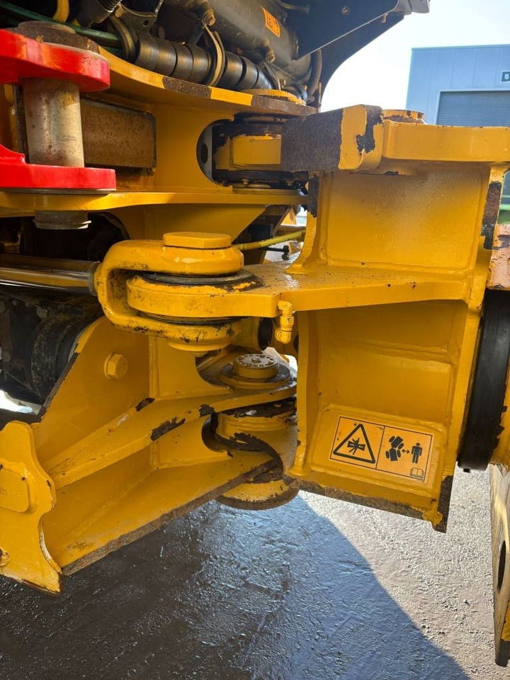 Zglobni istovarivač Bell B 20 E: slika Zglobni istovarivač Bell B 20 E Zglobni istovarivač Bell B 20 E: slika Zglobni istovarivač Bell B 20 E