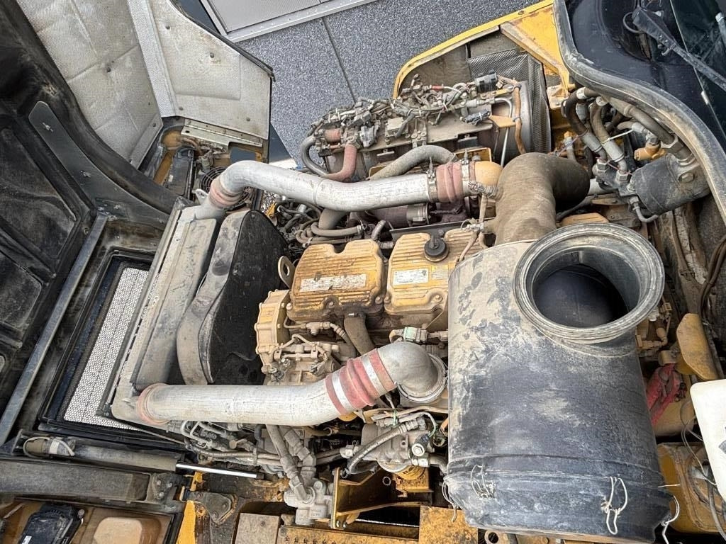 Zglobni istovarivač CAT 745 C: slika Zglobni istovarivač CAT 745 C Zglobni istovarivač CAT 745 C: slika Zglobni istovarivač CAT 745 C