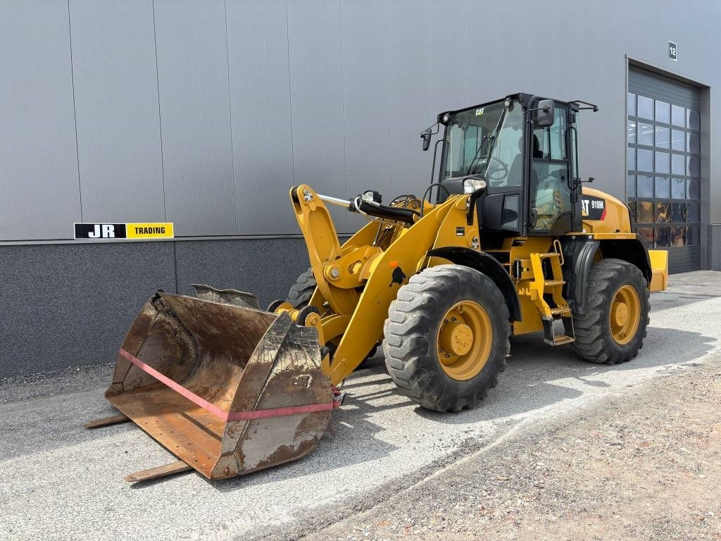 CAT 918 M - Utovarivač na kotačima: slika CAT 918 M - Utovarivač na kotačima CAT 918 M - Utovarivač na kotačima: slika CAT 918 M - Utovarivač na kotačima
