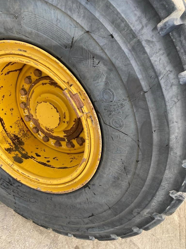 Utovarivač na kotačima CAT 938 M (Bucket + Forks): slika Utovarivač na kotačima CAT 938 M (Bucket + Forks) Utovarivač na kotačima CAT 938 M (Bucket + Forks): slika Utovarivač na kotačima CAT 938 M (Bucket + Forks)