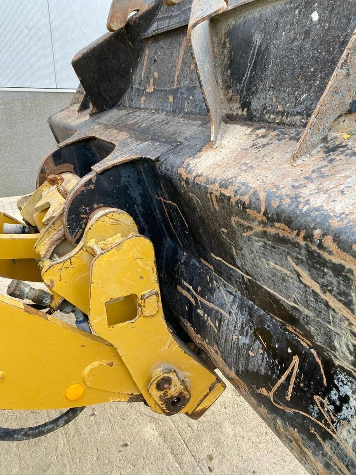 Utovarivač na kotačima CAT 938 M (Bucket + Forks): slika Utovarivač na kotačima CAT 938 M (Bucket + Forks) Utovarivač na kotačima CAT 938 M (Bucket + Forks): slika Utovarivač na kotačima CAT 938 M (Bucket + Forks)