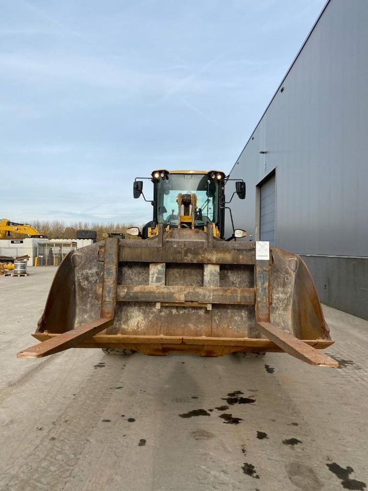 Utovarivač na kotačima CAT 938 M (Bucket + Forks): slika Utovarivač na kotačima CAT 938 M (Bucket + Forks) Utovarivač na kotačima CAT 938 M (Bucket + Forks): slika Utovarivač na kotačima CAT 938 M (Bucket + Forks)