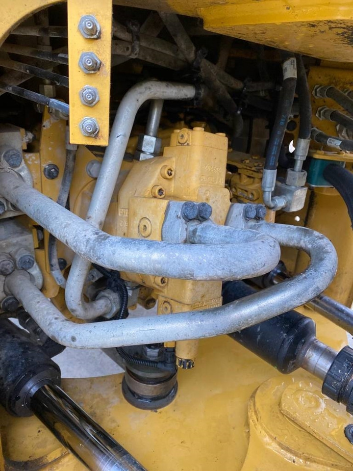 Utovarivač na kotačima CAT 938 M (Bucket + Forks): slika Utovarivač na kotačima CAT 938 M (Bucket + Forks) Utovarivač na kotačima CAT 938 M (Bucket + Forks): slika Utovarivač na kotačima CAT 938 M (Bucket + Forks)