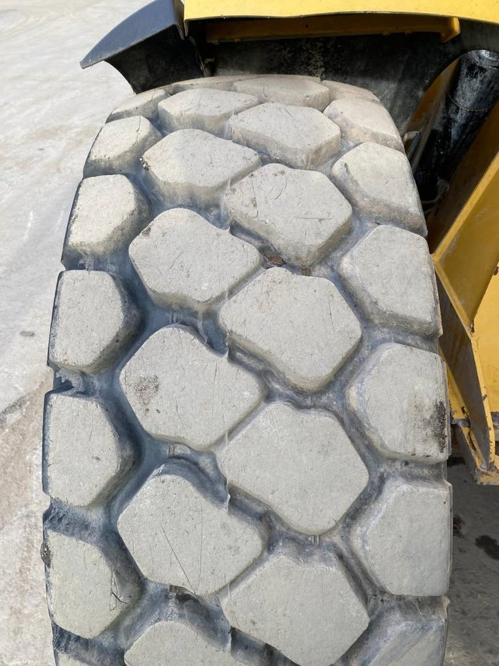 Utovarivač na kotačima CAT 938 M (Bucket + Forks): slika Utovarivač na kotačima CAT 938 M (Bucket + Forks) Utovarivač na kotačima CAT 938 M (Bucket + Forks): slika Utovarivač na kotačima CAT 938 M (Bucket + Forks)