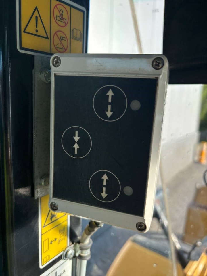 Utovarivač na kotačima CAT 972 K: slika Utovarivač na kotačima CAT 972 K