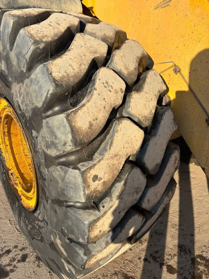 Utovarivač na kotačima CAT 972 K: slika Utovarivač na kotačima CAT 972 K