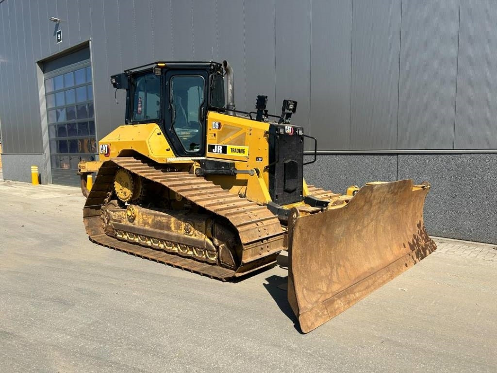 CAT D 5 LGP (new undercarriage + ripper) - Buldožer: slika CAT D 5 LGP (new undercarriage + ripper) - Buldožer CAT D 5 LGP (new undercarriage + ripper) - Buldožer: slika CAT D 5 LGP (new undercarriage + ripper) - Buldožer