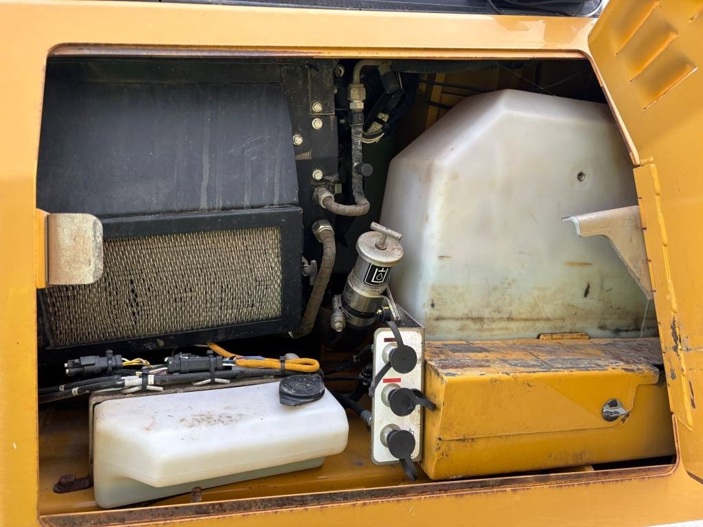 Zakup CAT D 6 K 2 LGP  CAT D 6 K 2 LGP: slika Zakup CAT D 6 K 2 LGP  CAT D 6 K 2 LGP