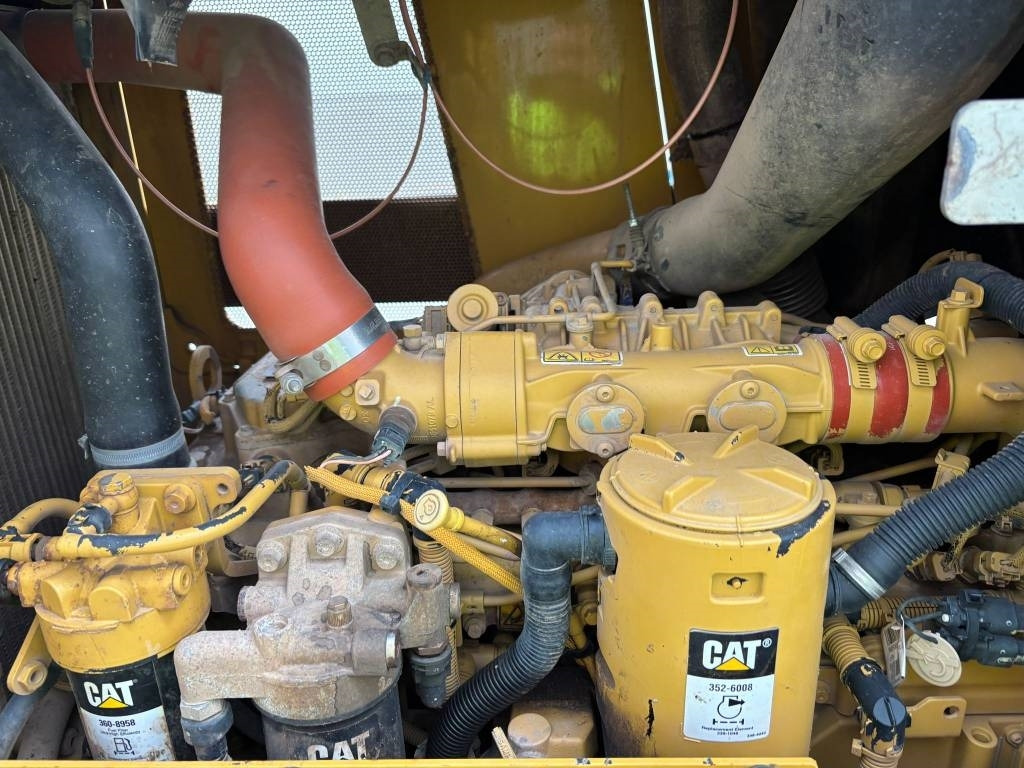 Zakup CAT D 6 K 2 LGP  CAT D 6 K 2 LGP: slika Zakup CAT D 6 K 2 LGP  CAT D 6 K 2 LGP