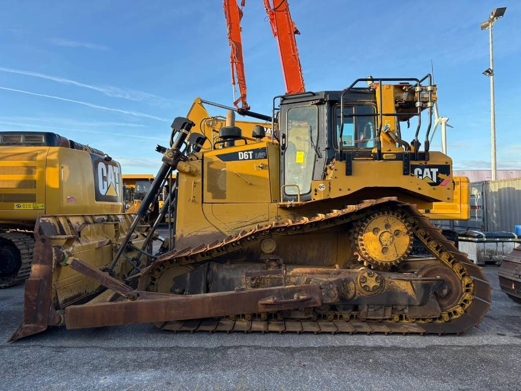 CAT D 6 T LGP (CE / New UC) - Buldožer: slika CAT D 6 T LGP (CE / New UC) - Buldožer CAT D 6 T LGP (CE / New UC) - Buldožer: slika CAT D 6 T LGP (CE / New UC) - Buldožer