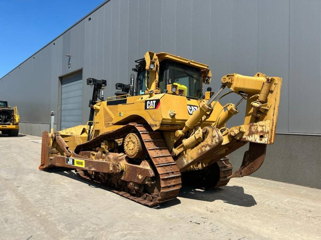 CAT D 8 T (Leica GPS) - Buldožer: slika CAT D 8 T (Leica GPS) - Buldožer CAT D 8 T (Leica GPS) - Buldožer: slika CAT D 8 T (Leica GPS) - Buldožer