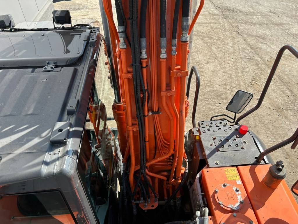 Zakup Hitachi ZX 140 W-5B  Hitachi ZX 140 W-5B: slika Zakup Hitachi ZX 140 W-5B  Hitachi ZX 140 W-5B