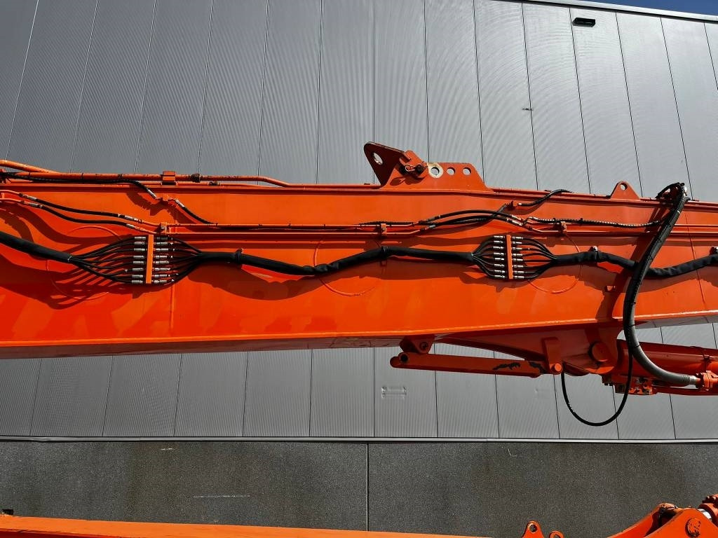 Zakup Hitachi ZX 470 LCD - 3 (25m high reach demolition)  Hitachi ZX 470 LCD - 3 (25m high reach demolition): slika Zakup Hitachi ZX 470 LCD - 3 (25m high reach demolition)  Hitachi ZX 470 LCD - 3 (25m high reach demolition)