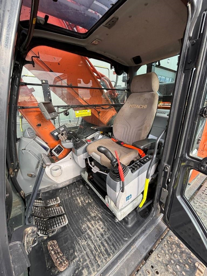 Zakup Hitachi ZX 490 LC H-6  Hitachi ZX 490 LC H-6: slika Zakup Hitachi ZX 490 LC H-6  Hitachi ZX 490 LC H-6