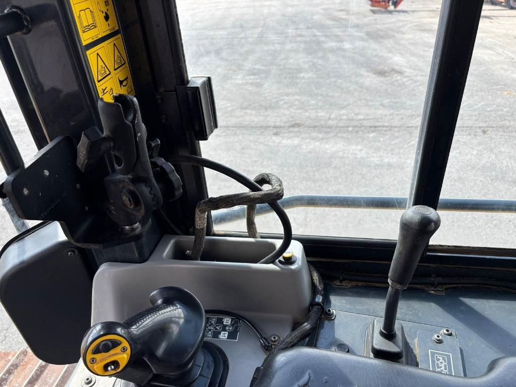 Buldožer Komatsu D 61 EX-24 (GPS Prepared): slika Buldožer Komatsu D 61 EX-24 (GPS Prepared)