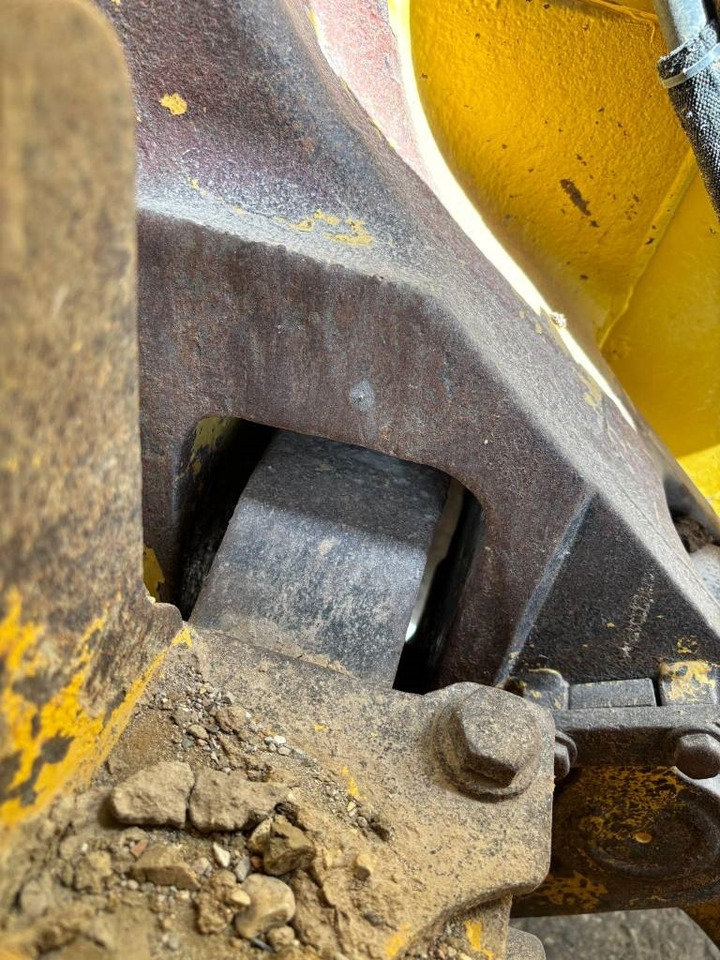 Buldožer Komatsu D 61 EX-24 (GPS Prepared): slika Buldožer Komatsu D 61 EX-24 (GPS Prepared)