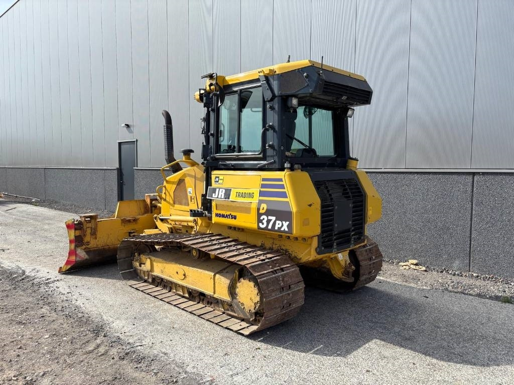 Komatsu D37 PX-23 - Buldožer: slika Komatsu D37 PX-23 - Buldožer Komatsu D37 PX-23 - Buldožer: slika Komatsu D37 PX-23 - Buldožer