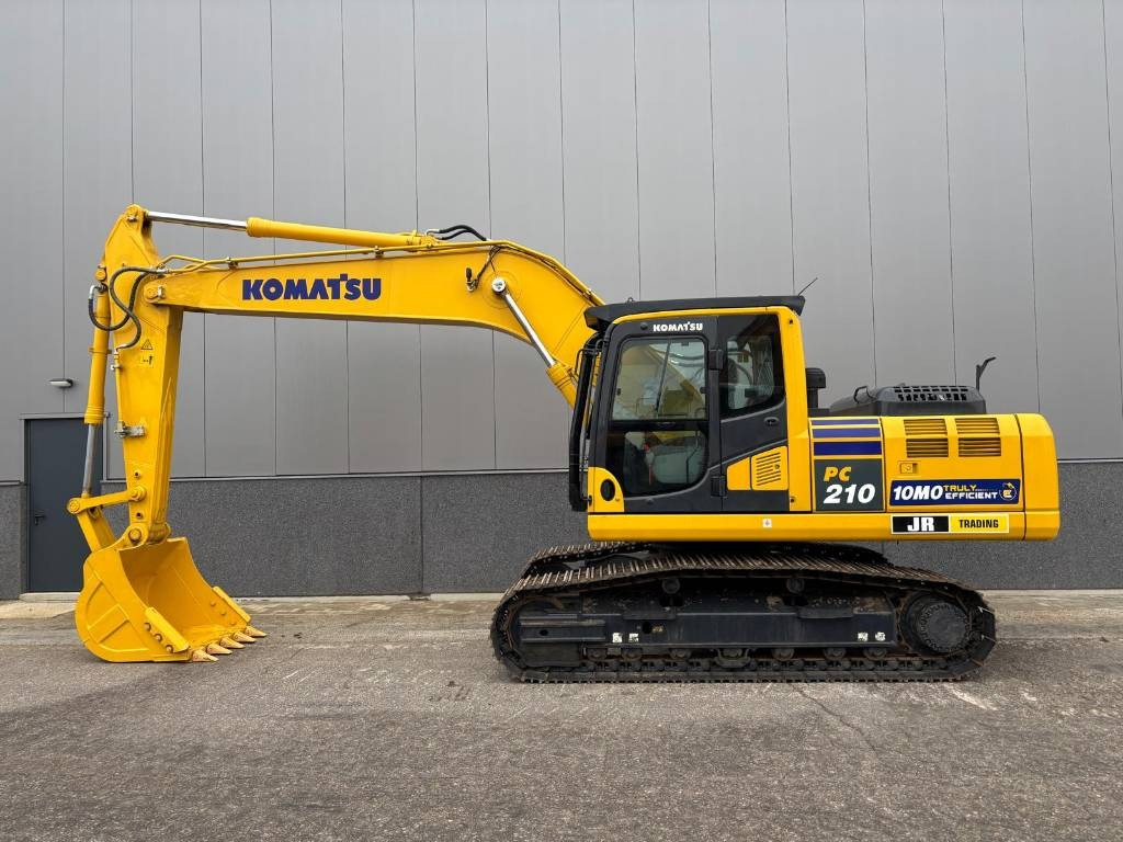 Komatsu PC 210-10M0 - Bager gusjeničar: slika Komatsu PC 210-10M0 - Bager gusjeničar Komatsu PC 210-10M0 - Bager gusjeničar: slika Komatsu PC 210-10M0 - Bager gusjeničar