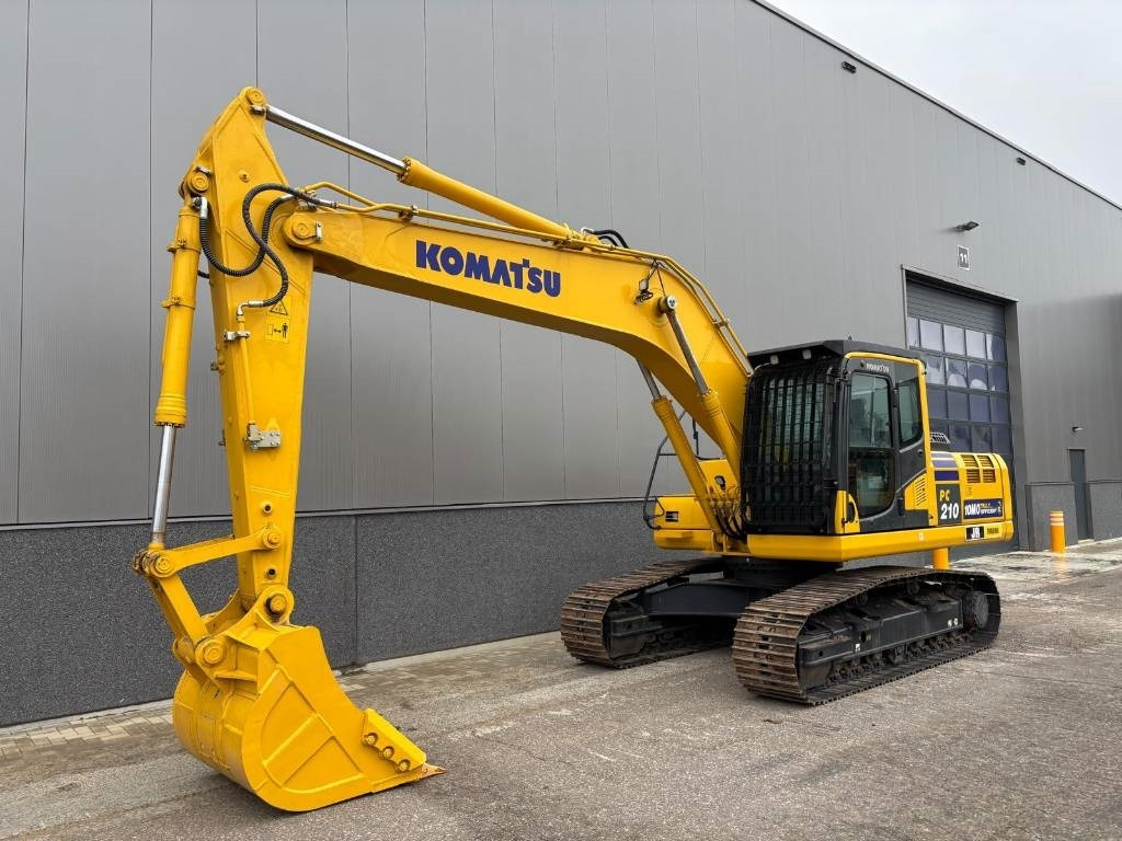 Komatsu PC 210-10M0 - Bager gusjeničar: slika Komatsu PC 210-10M0 - Bager gusjeničar Komatsu PC 210-10M0 - Bager gusjeničar: slika Komatsu PC 210-10M0 - Bager gusjeničar