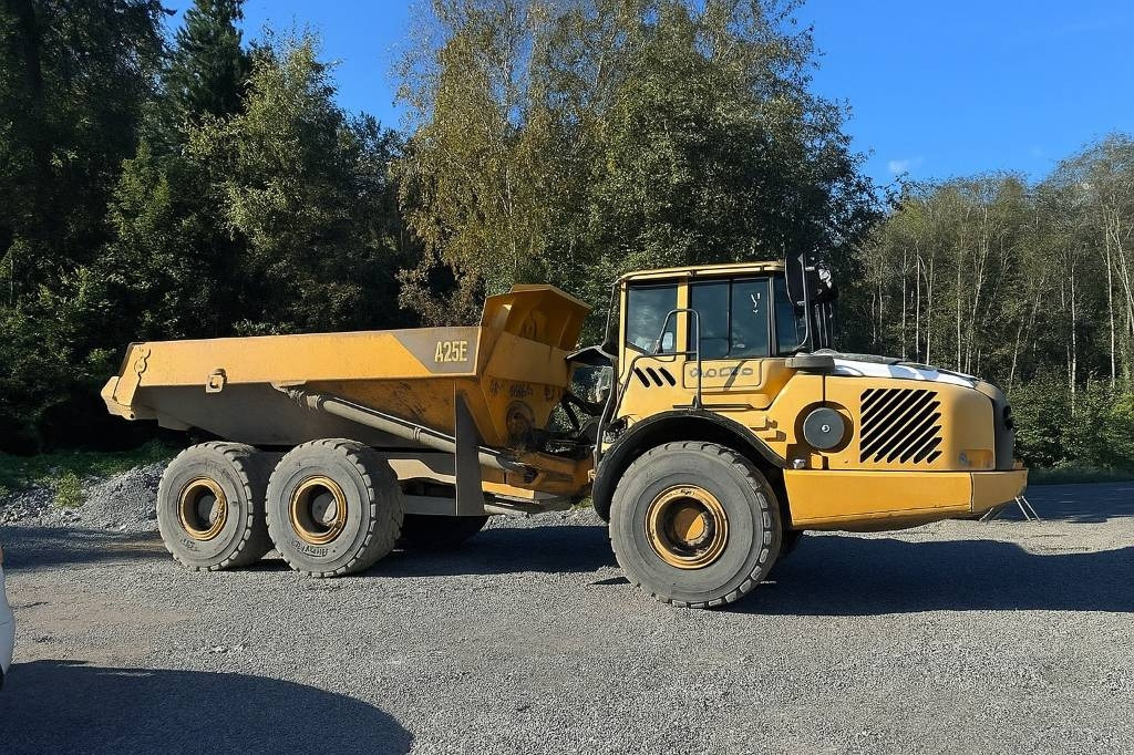 Volvo A 25 E (On Transport)  - Zglobni istovarivač: slika Volvo A 25 E (On Transport)  - Zglobni istovarivač Volvo A 25 E (On Transport)  - Zglobni istovarivač: slika Volvo A 25 E (On Transport)  - Zglobni istovarivač