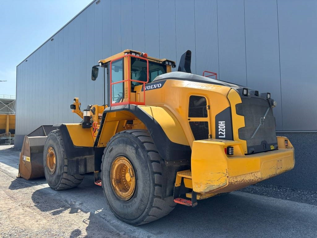 Volvo L 220 H (CDC+ Co pilot) - Utovarivač na kotačima: slika Volvo L 220 H (CDC+ Co pilot) - Utovarivač na kotačima Volvo L 220 H (CDC+ Co pilot) - Utovarivač na kotačima: slika Volvo L 220 H (CDC+ Co pilot) - Utovarivač na kotačima