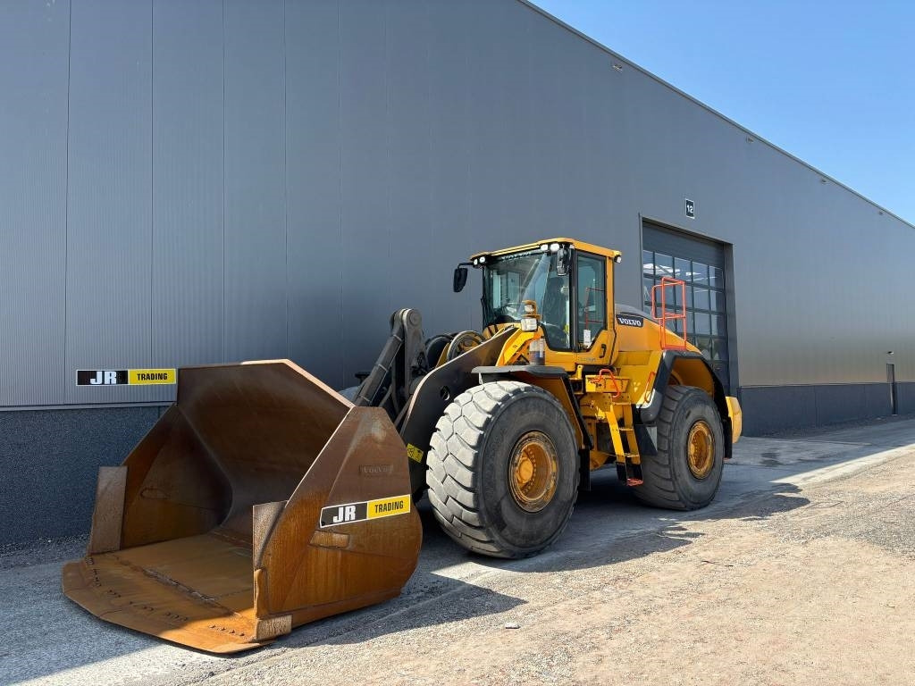 Volvo L 220 H (CDC+ Co pilot) - Utovarivač na kotačima: slika Volvo L 220 H (CDC+ Co pilot) - Utovarivač na kotačima Volvo L 220 H (CDC+ Co pilot) - Utovarivač na kotačima: slika Volvo L 220 H (CDC+ Co pilot) - Utovarivač na kotačima
