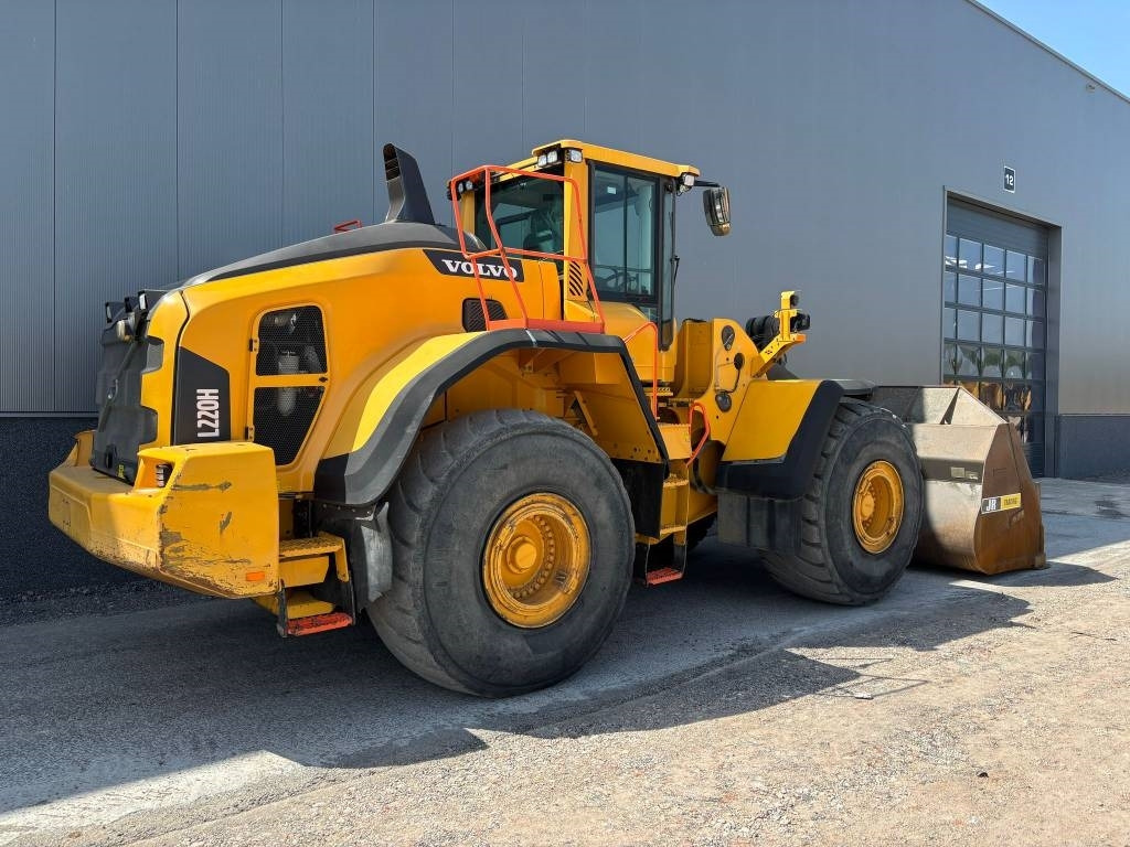 Volvo L 220 H (CDC+ Co pilot) - Utovarivač na kotačima: slika Volvo L 220 H (CDC+ Co pilot) - Utovarivač na kotačima Volvo L 220 H (CDC+ Co pilot) - Utovarivač na kotačima: slika Volvo L 220 H (CDC+ Co pilot) - Utovarivač na kotačima