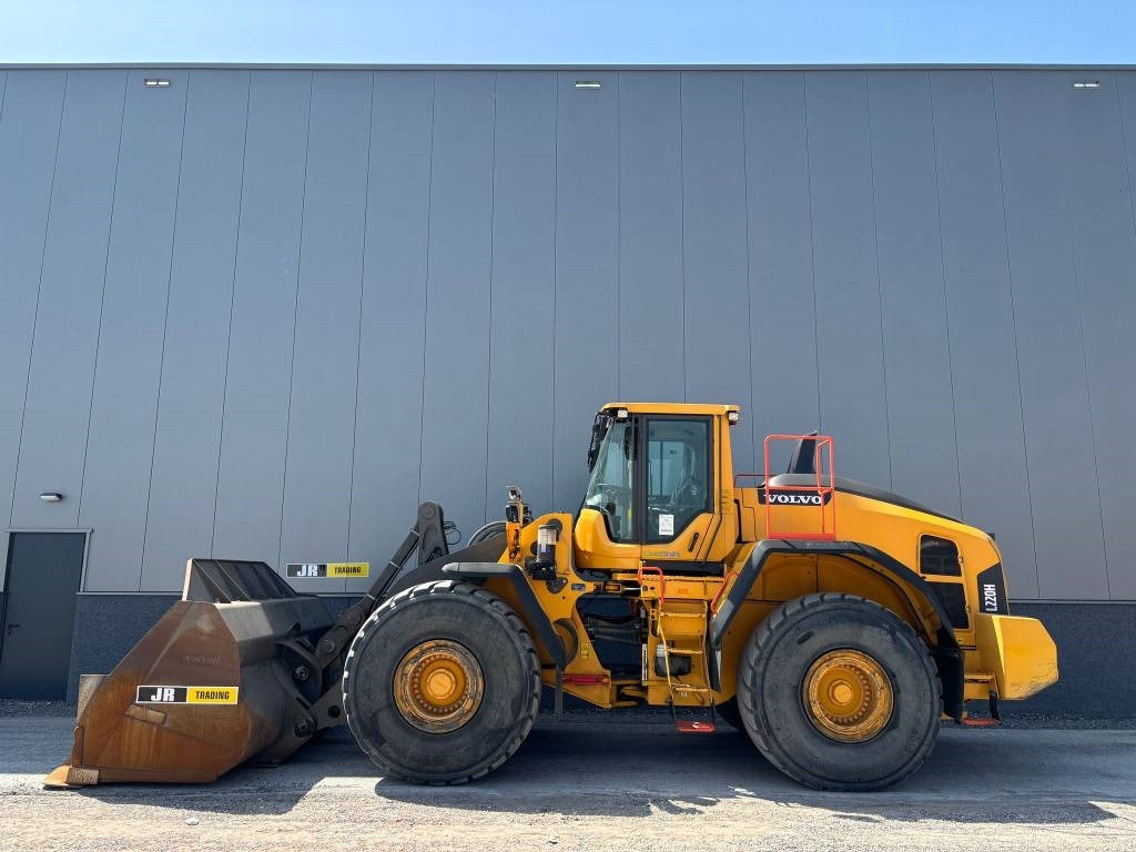 Volvo L 220 H (CDC+ Co pilot) - Utovarivač na kotačima: slika Volvo L 220 H (CDC+ Co pilot) - Utovarivač na kotačima Volvo L 220 H (CDC+ Co pilot) - Utovarivač na kotačima: slika Volvo L 220 H (CDC+ Co pilot) - Utovarivač na kotačima