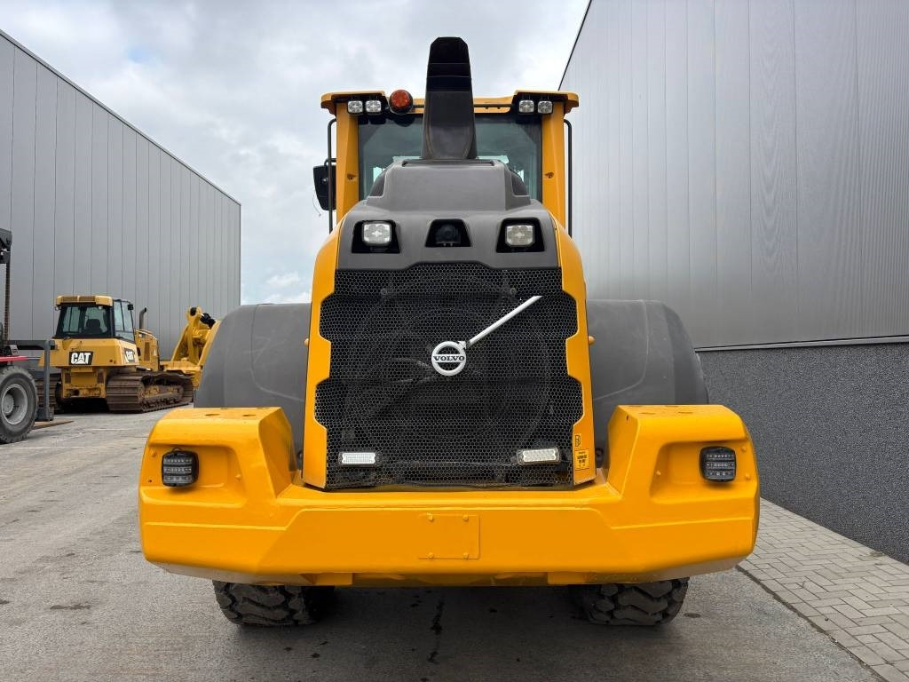 Volvo L 90 H (High tip + New tires) - Utovarivač na kotačima: slika Volvo L 90 H (High tip + New tires) - Utovarivač na kotačima Volvo L 90 H (High tip + New tires) - Utovarivač na kotačima: slika Volvo L 90 H (High tip + New tires) - Utovarivač na kotačima