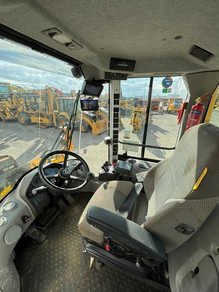 Volvo L 90 H (Under Preparation)  - Utovarivač na kotačima: slika Volvo L 90 H (Under Preparation)  - Utovarivač na kotačima Volvo L 90 H (Under Preparation)  - Utovarivač na kotačima: slika Volvo L 90 H (Under Preparation)  - Utovarivač na kotačima