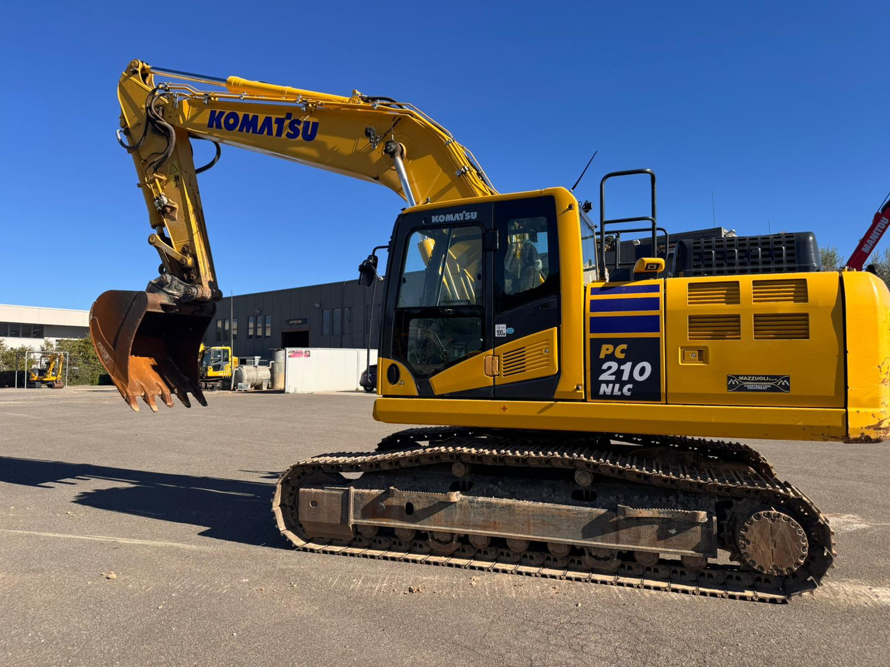 KOMATSU PC210 NLC-11 - Bager: slika KOMATSU PC210 NLC-11 - Bager KOMATSU PC210 NLC-11 - Bager: slika KOMATSU PC210 NLC-11 - Bager