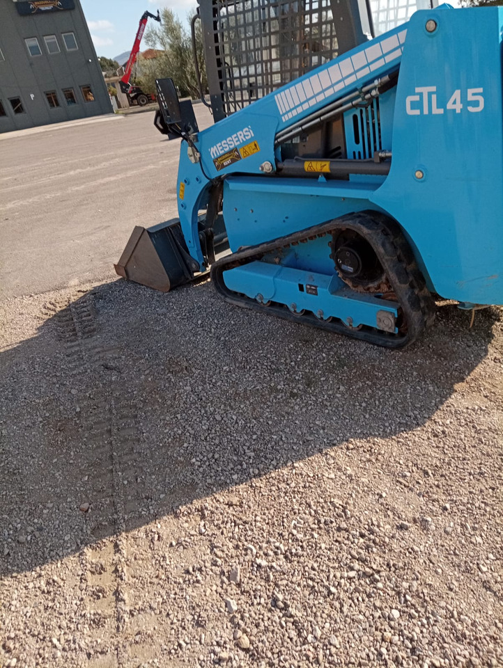 Messersi CTL45 - Kompaktni utovarivač gusjeničar: slika Messersi CTL45 - Kompaktni utovarivač gusjeničar Messersi CTL45 - Kompaktni utovarivač gusjeničar: slika Messersi CTL45 - Kompaktni utovarivač gusjeničar