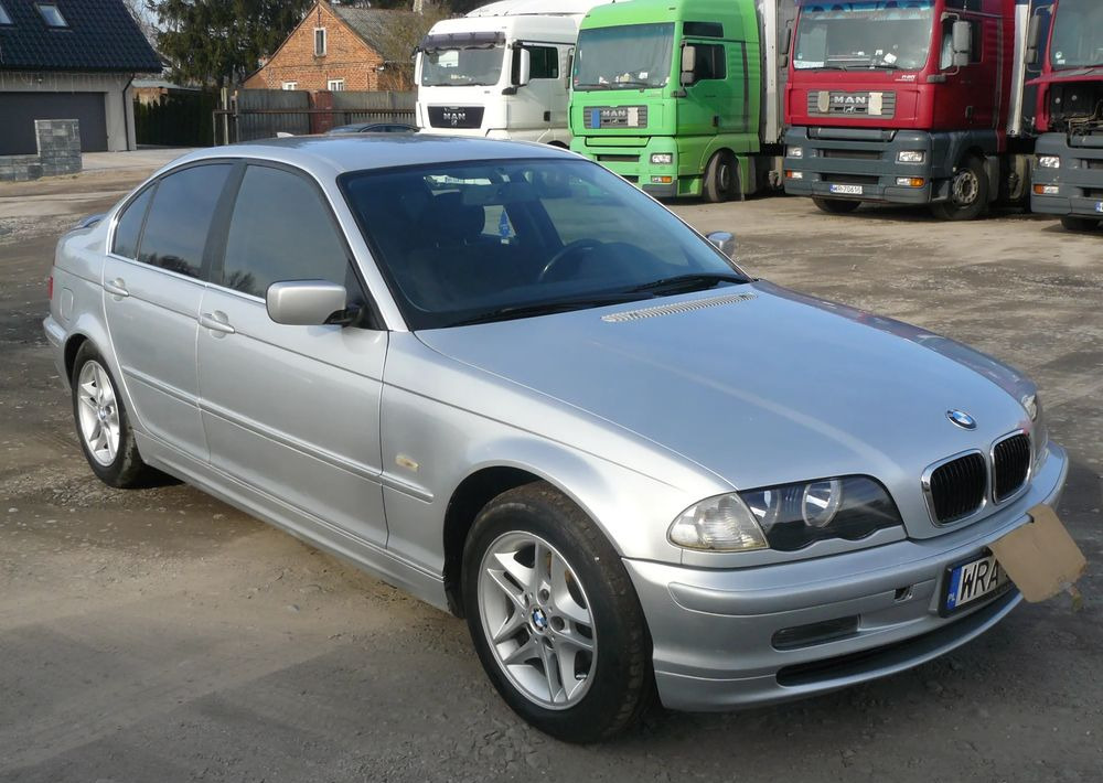 BMW Seria 3 320i - Limuzina: slika BMW Seria 3 320i - Limuzina BMW Seria 3 320i - Limuzina: slika BMW Seria 3 320i - Limuzina